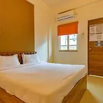 Fabhotel Tiru Residency