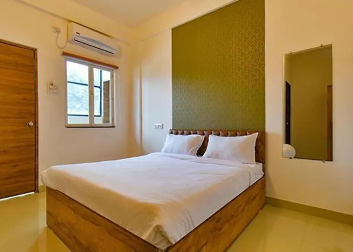 Fabhotel Tiru Residency