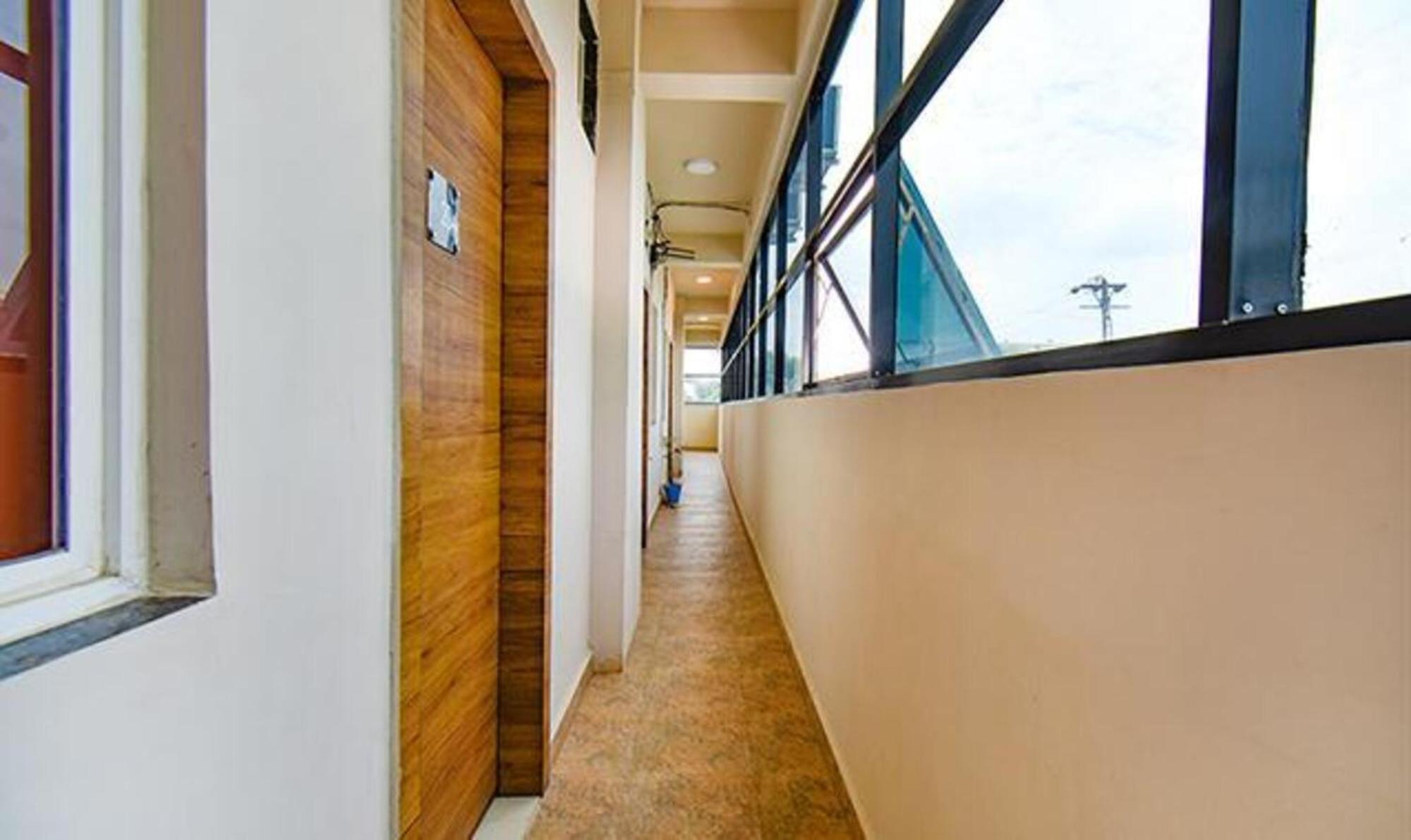 Fabhotel Tiru Residency Hotel