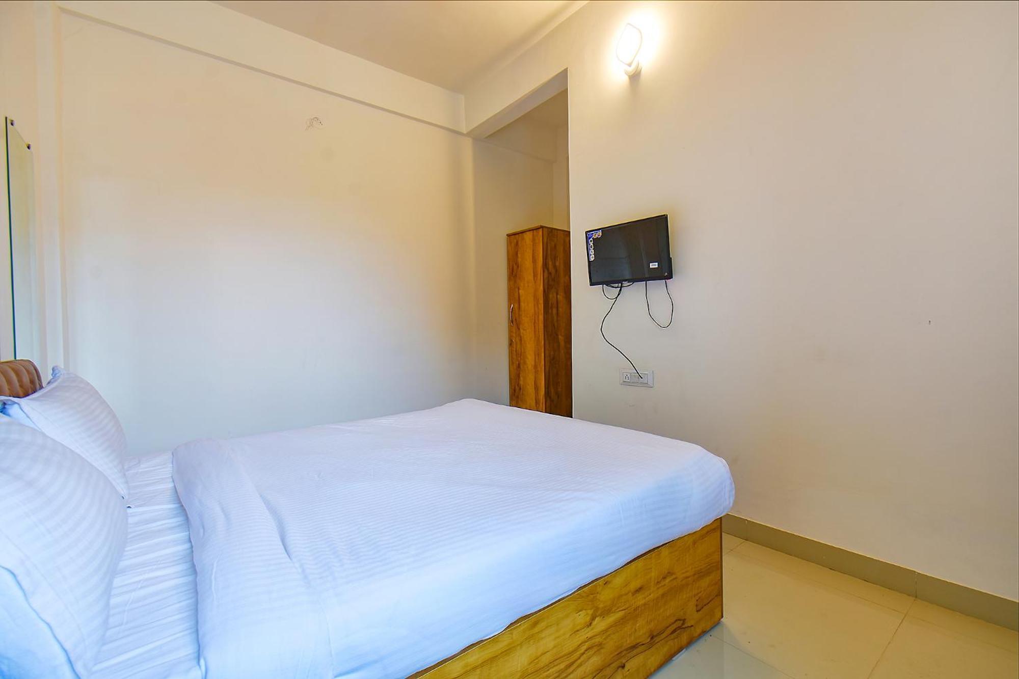 Hotel Fabhotel Tiru Residency 3*