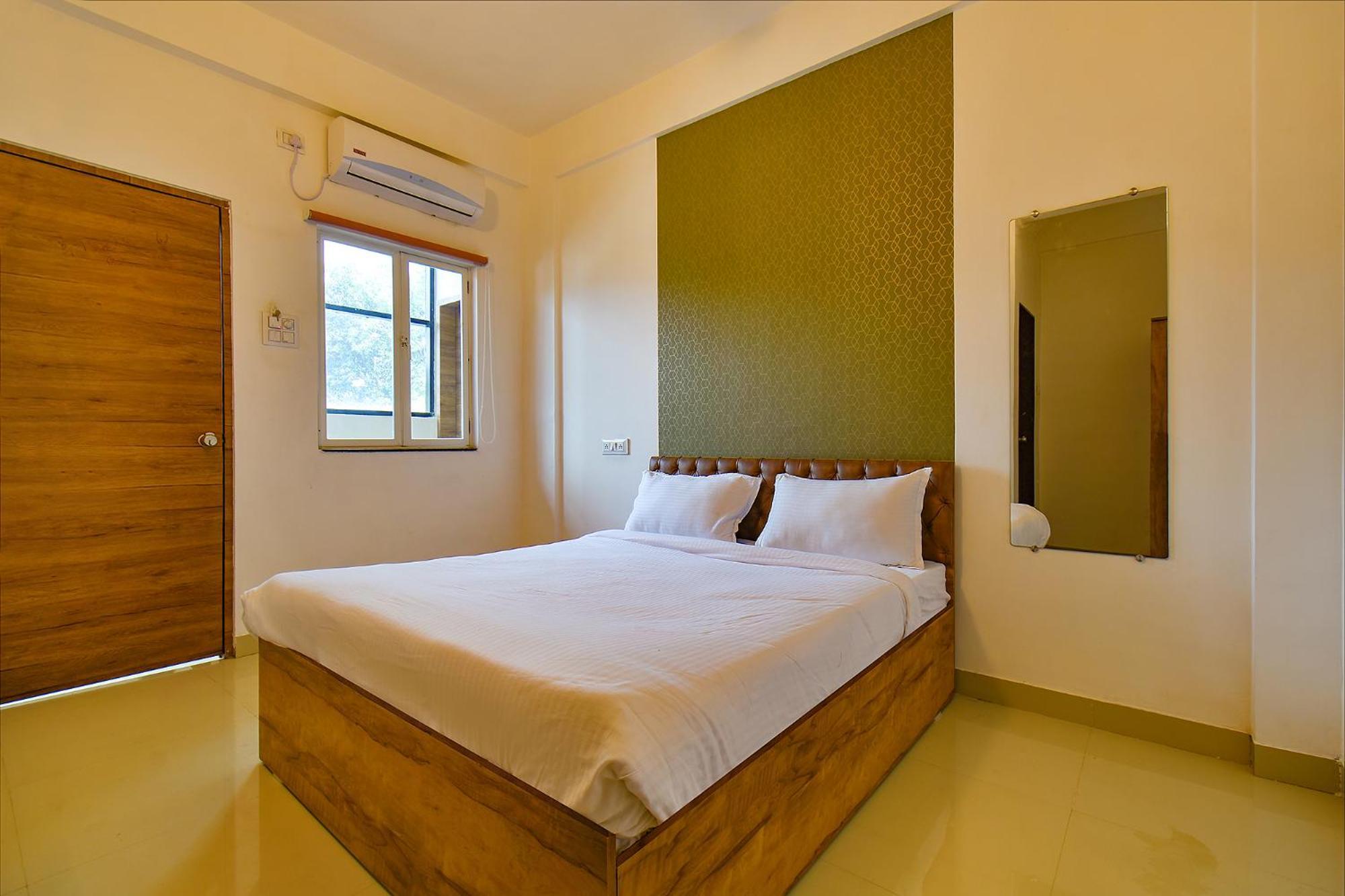 Hotel Fabhotel Tiru Residency Pune