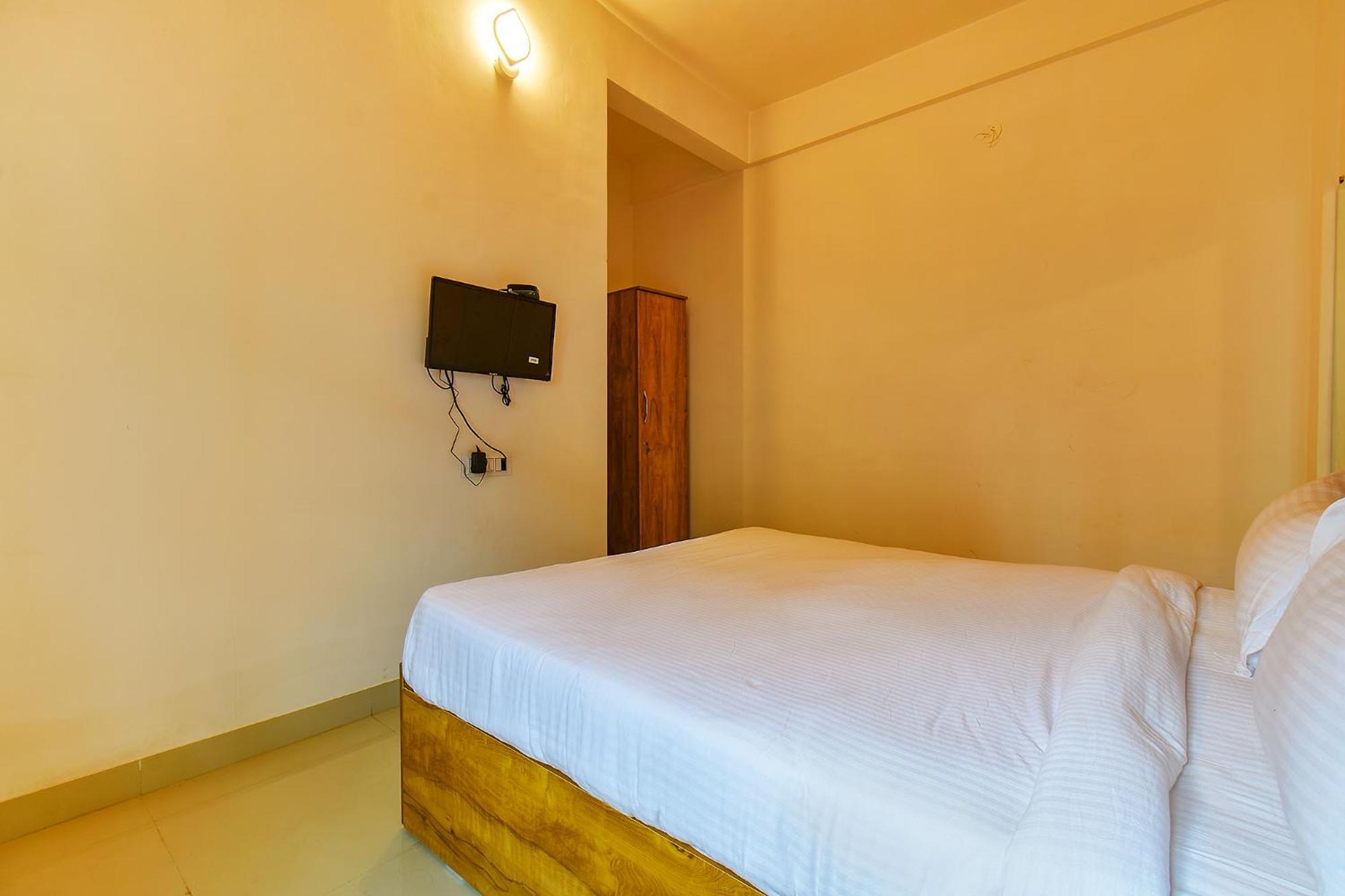 Fabhotel Tiru Residency 3*