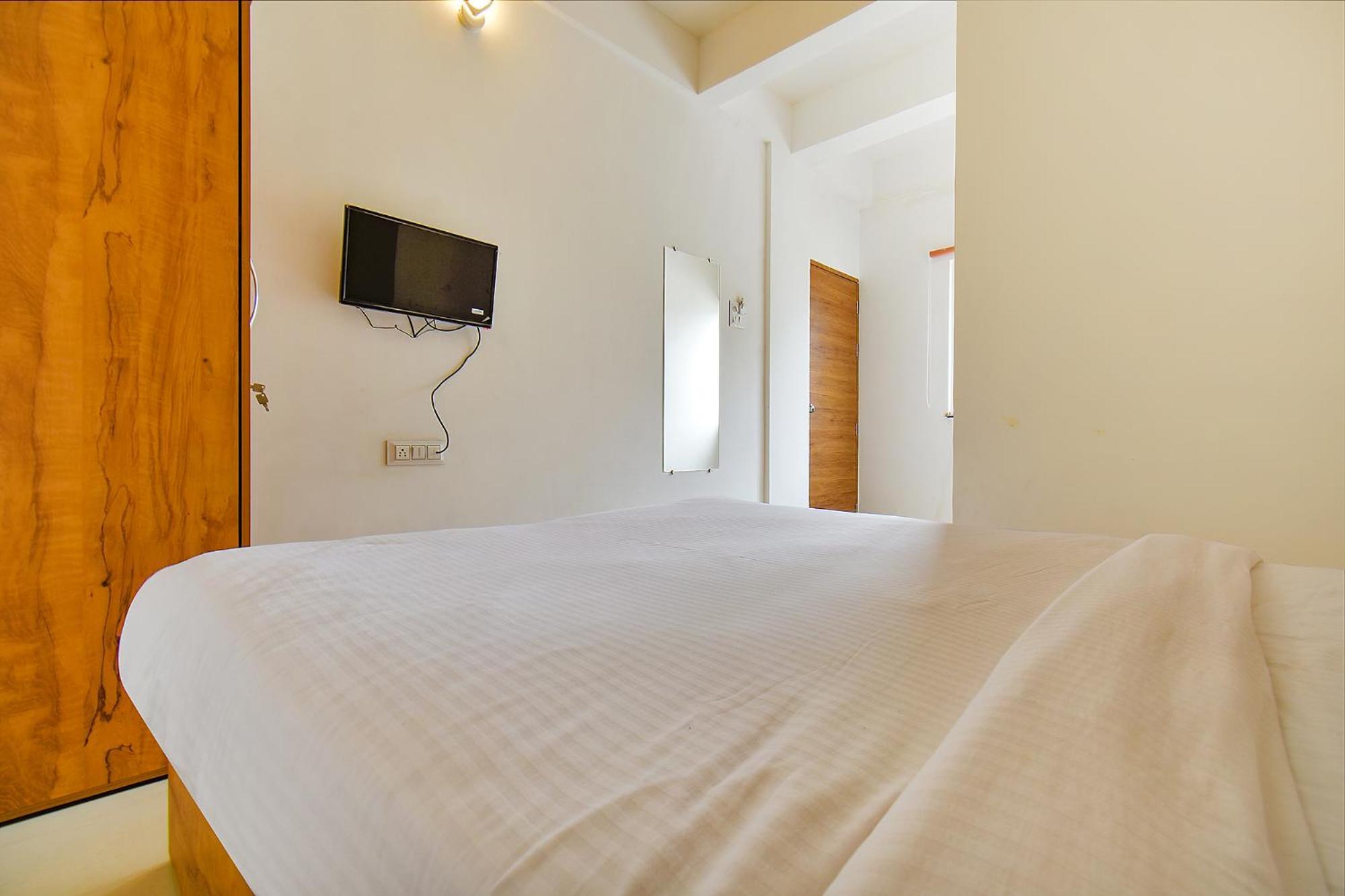 Fabhotel Tiru Residency 3* Pune