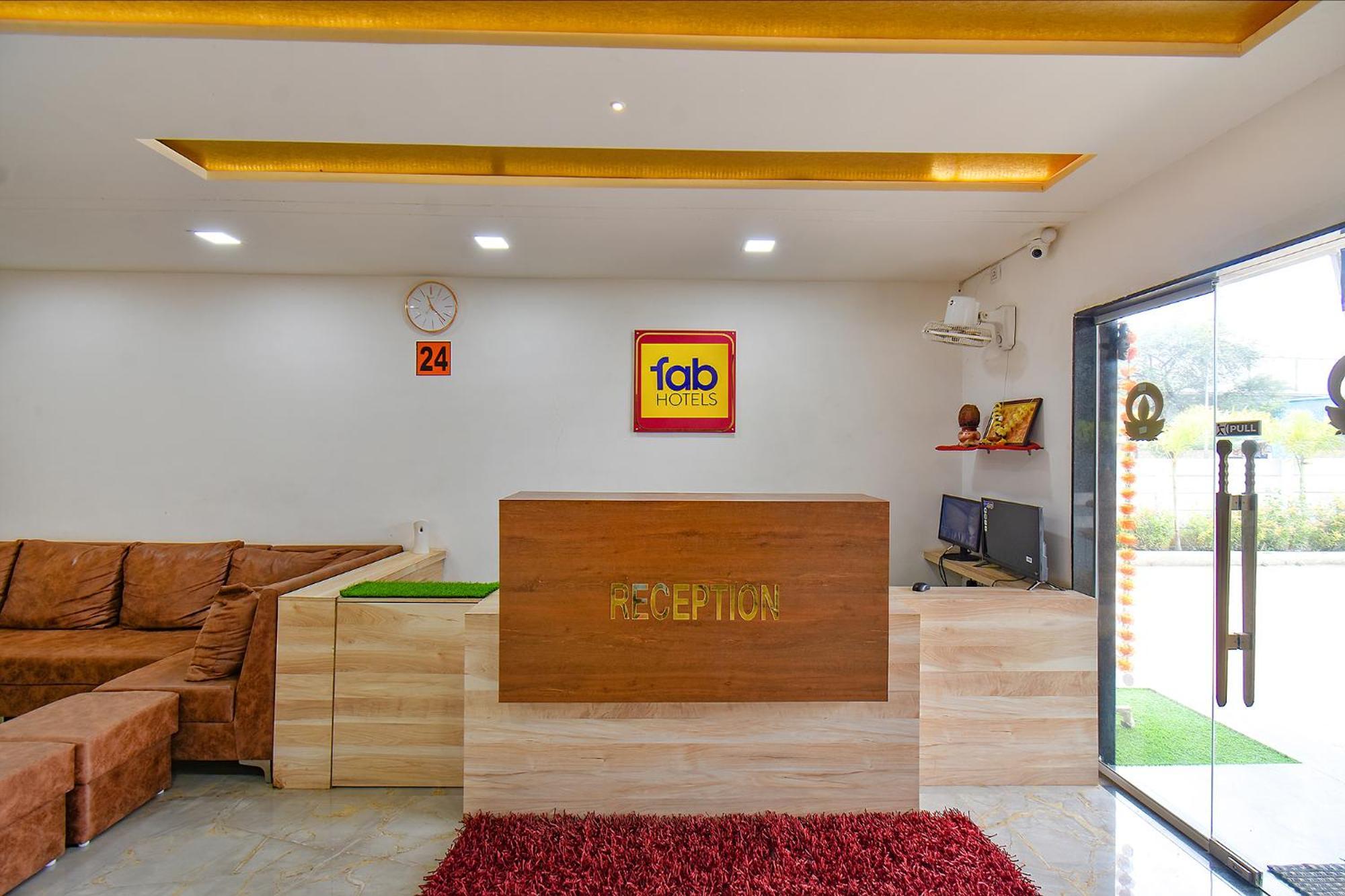 Hotel Fabhotel Tiru Residency